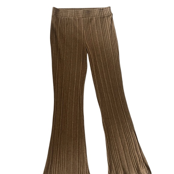 Elegant Ribbed Tan Two-Piece Set - Picture 4 of 5